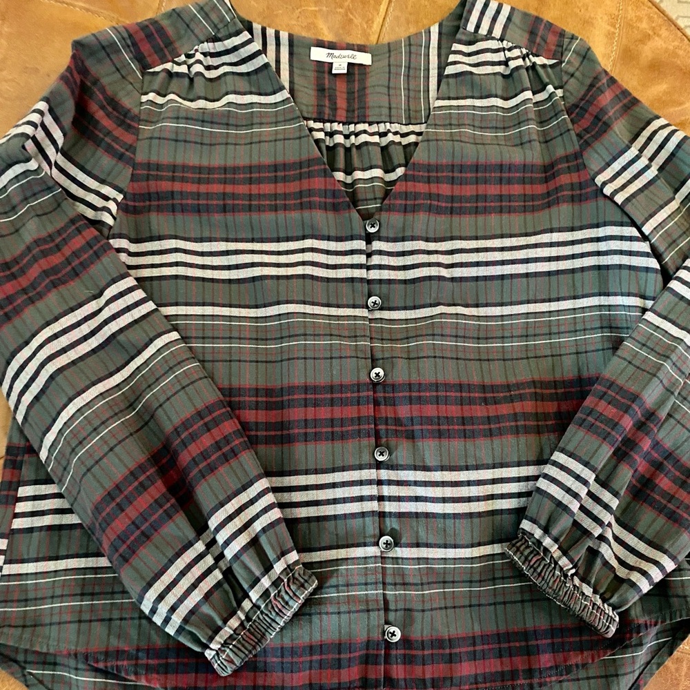 Madewell V-Neck Button Down Shirt in Plainview Plaid - Picture 5 of 10